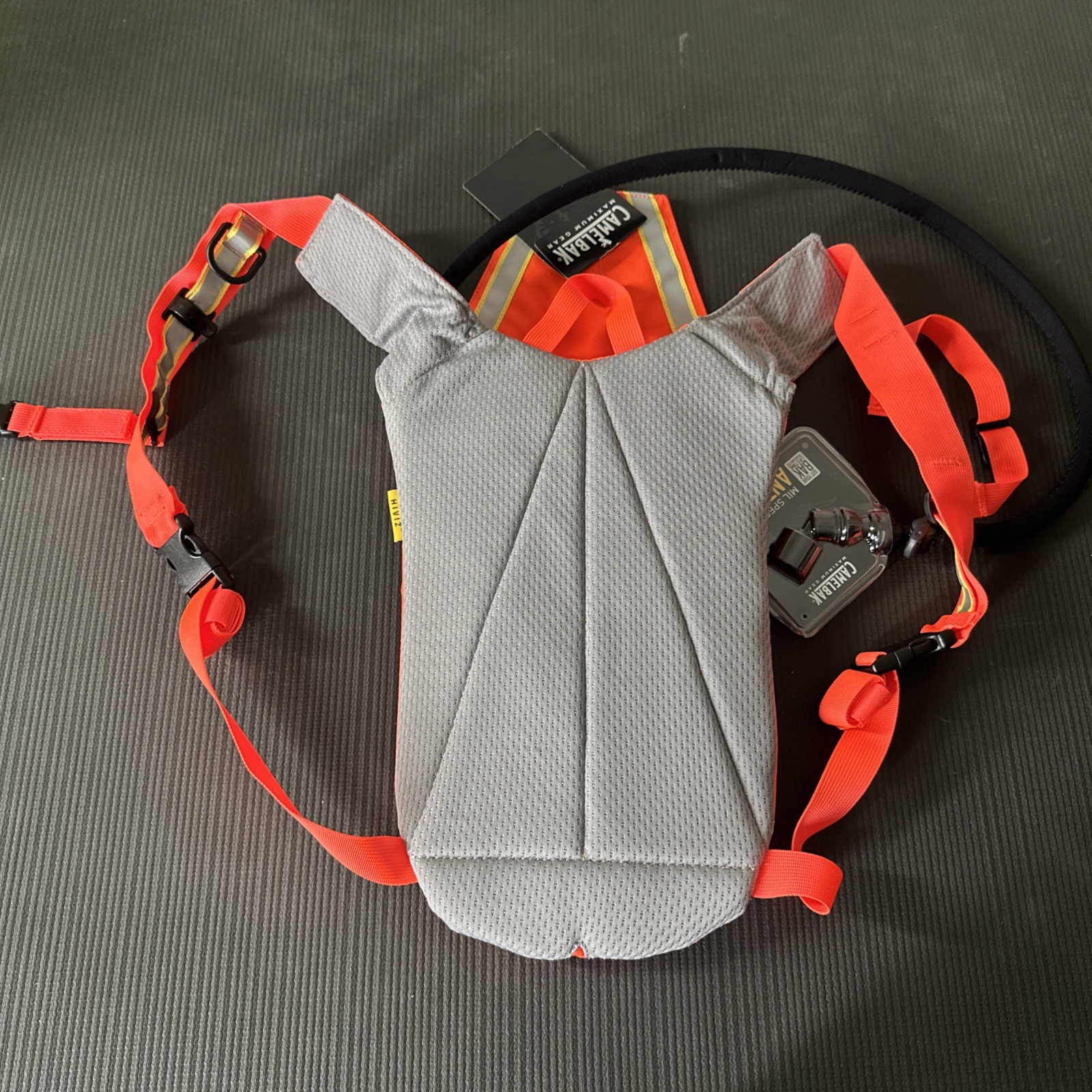 Camelback HIVIS Hydration Pack 2L New With Tags Complete Orange / Reflective