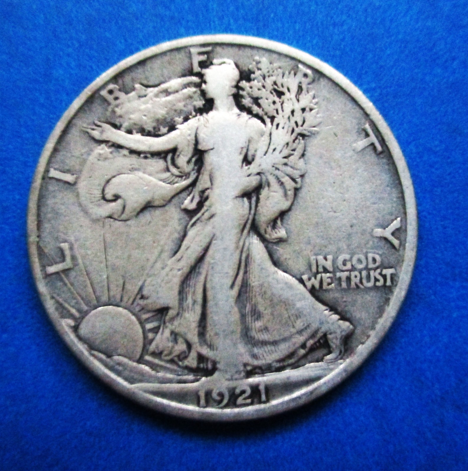 1921-S LIBERTY WALKING SILVER HALF DOLLAR. CIRCULATED. FULL DATE.