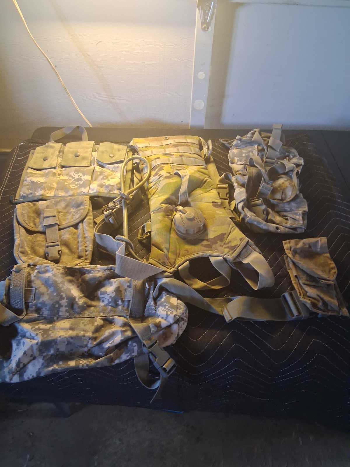 US Military Backpack and Vest Set