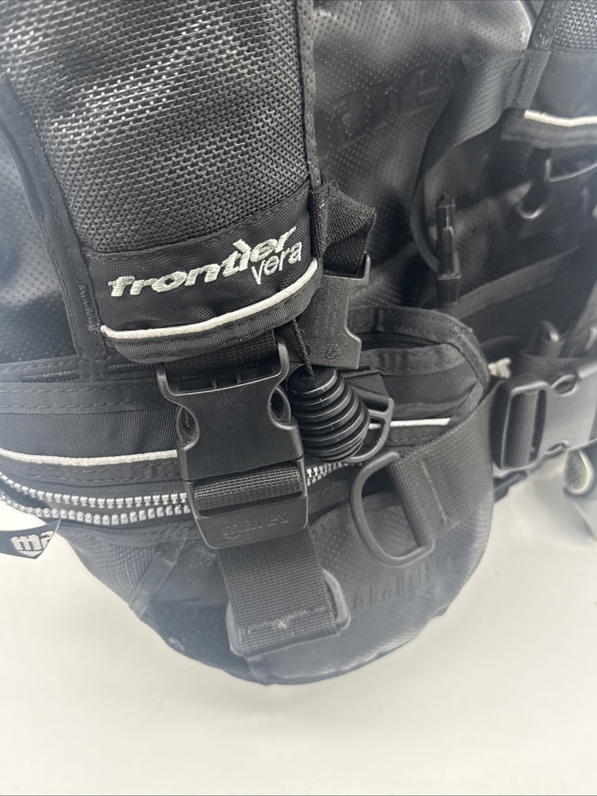 Mares Frontier Vera Womens BCD Size XS Used