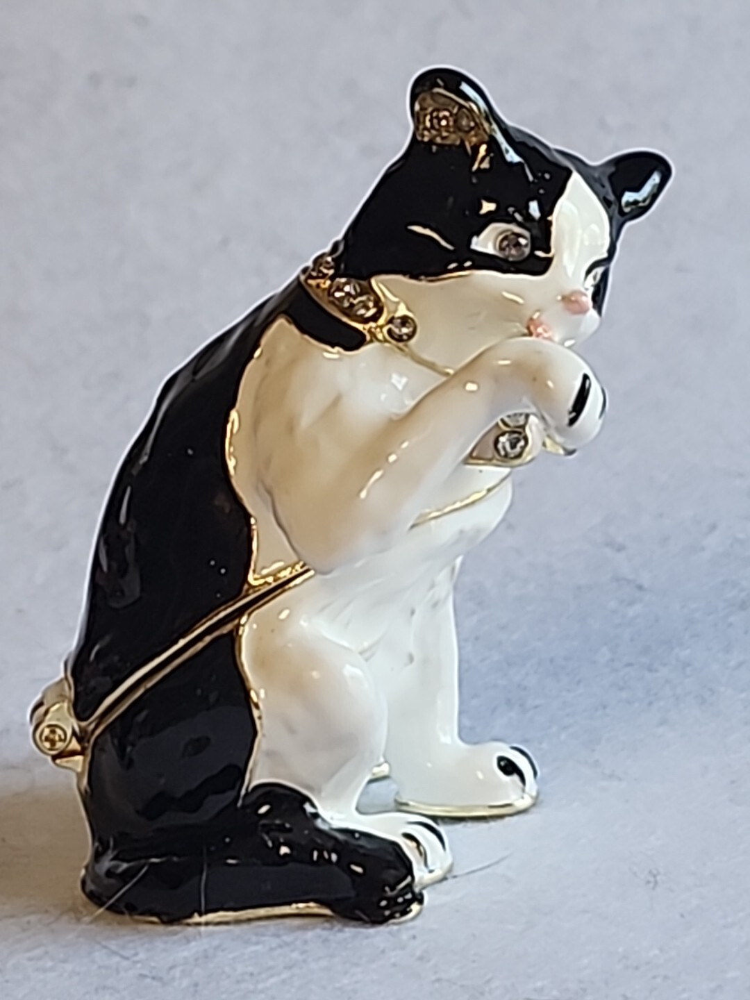 Cat Licking Paw  B & W Rhinestones & Gold Trim Jewelry Trinket Box 2443604 NWT -