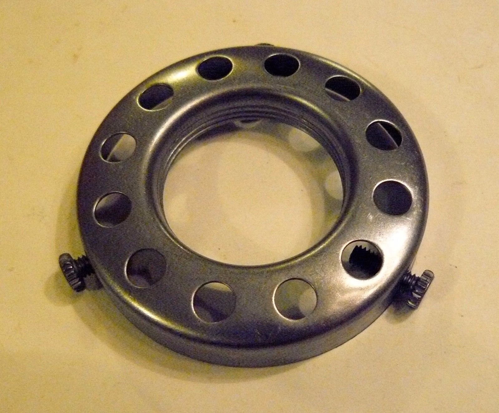 UNO 2 1/4" Fitter Unfinished Steel Bridge Lamp Shade Holder Lamp Part (US1)