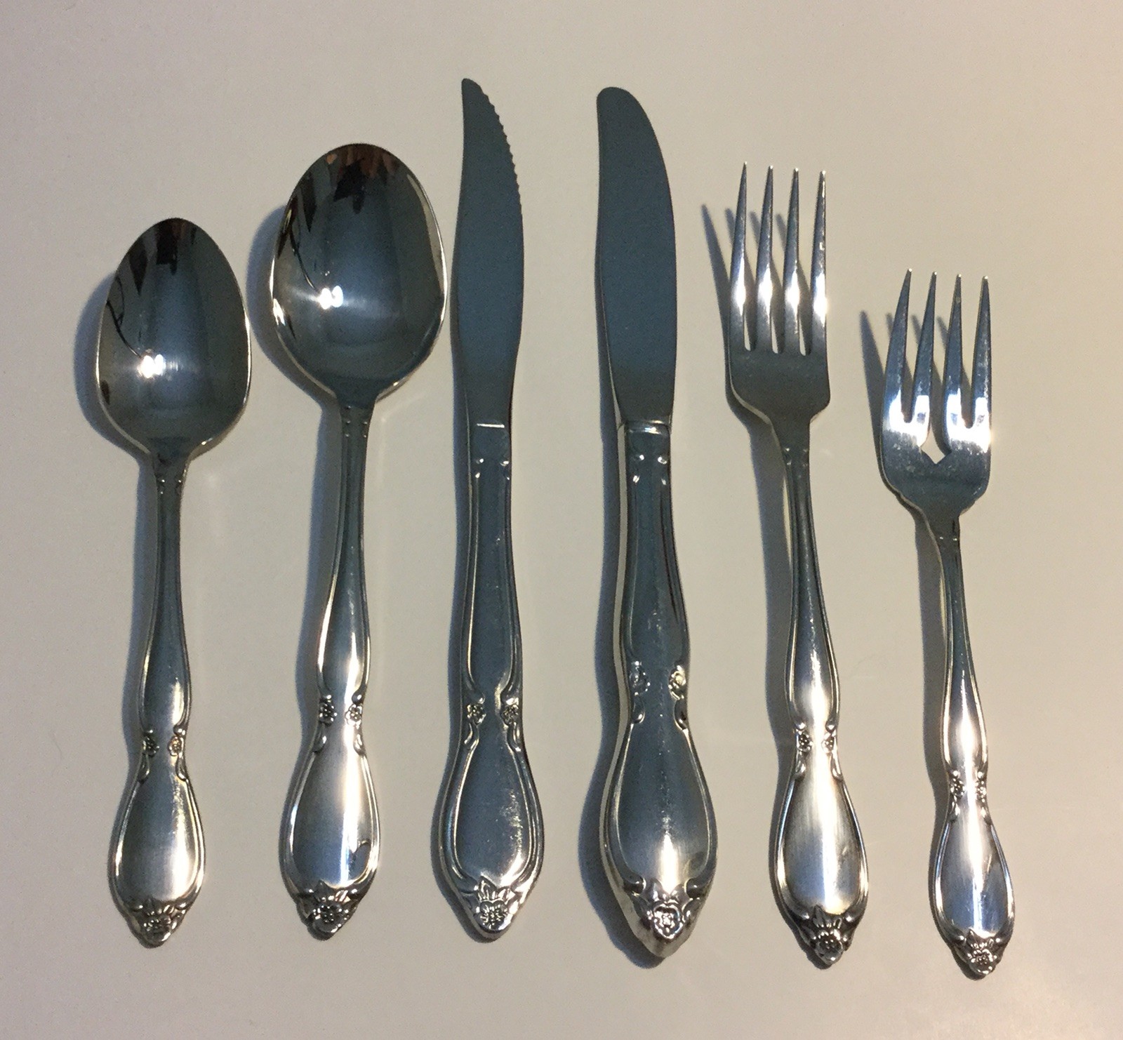 ONEIDA - CHATELAINE - COMMUNITY - YOU CHOOSE CHOICE - STAINLESS FLATWARE * EUC