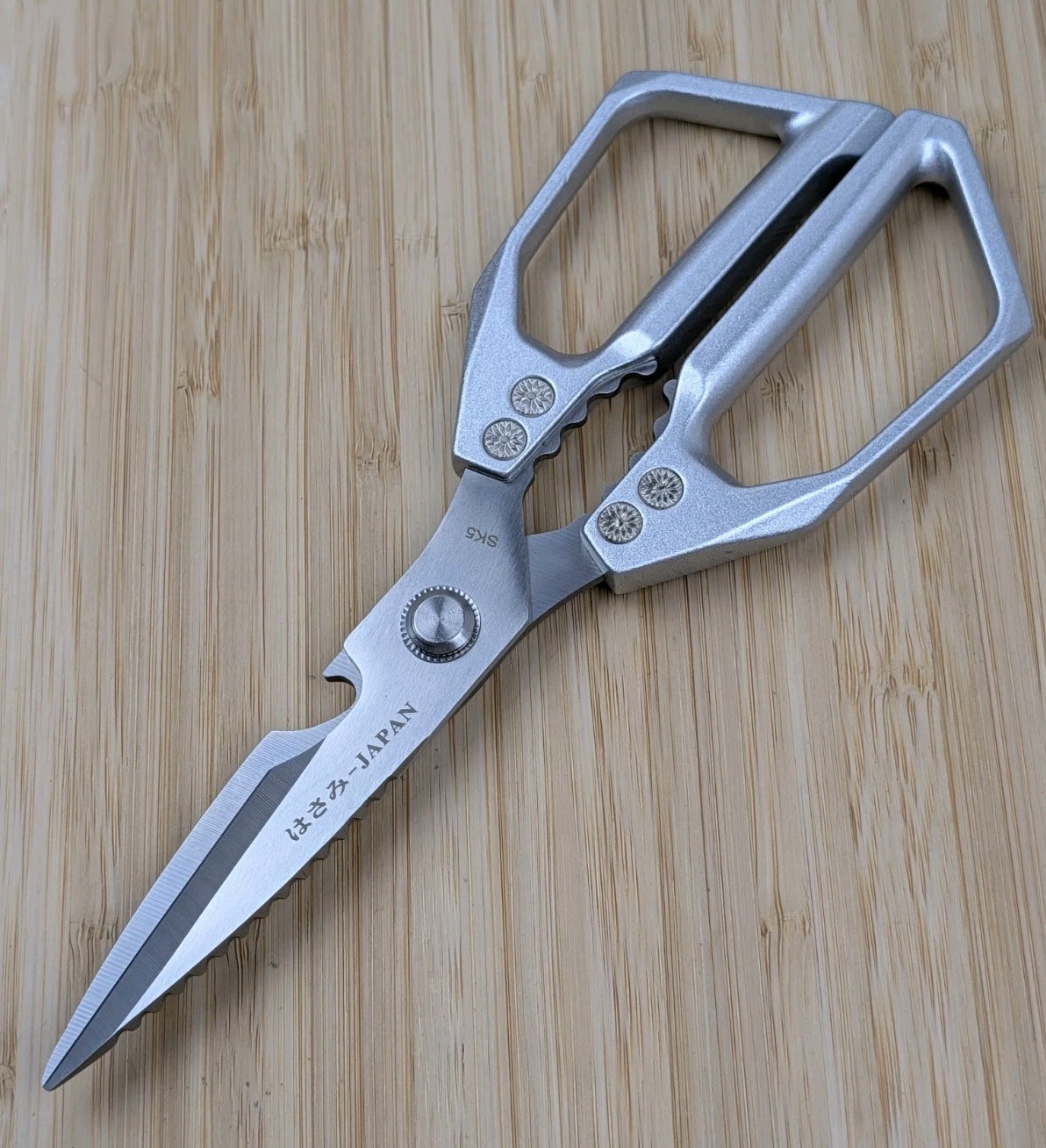 HUUSK JAPAN SK5 9-in Heavy-Duty Stainless Steel Kitchen Scissors-Poultry Shears