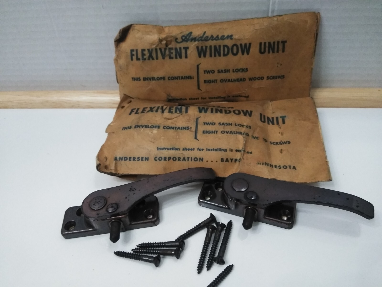 N.O.S. Andersen Flexivent WINDOW INT SASH Locks - Bronze (2PKS = 4 LOCKS) READ