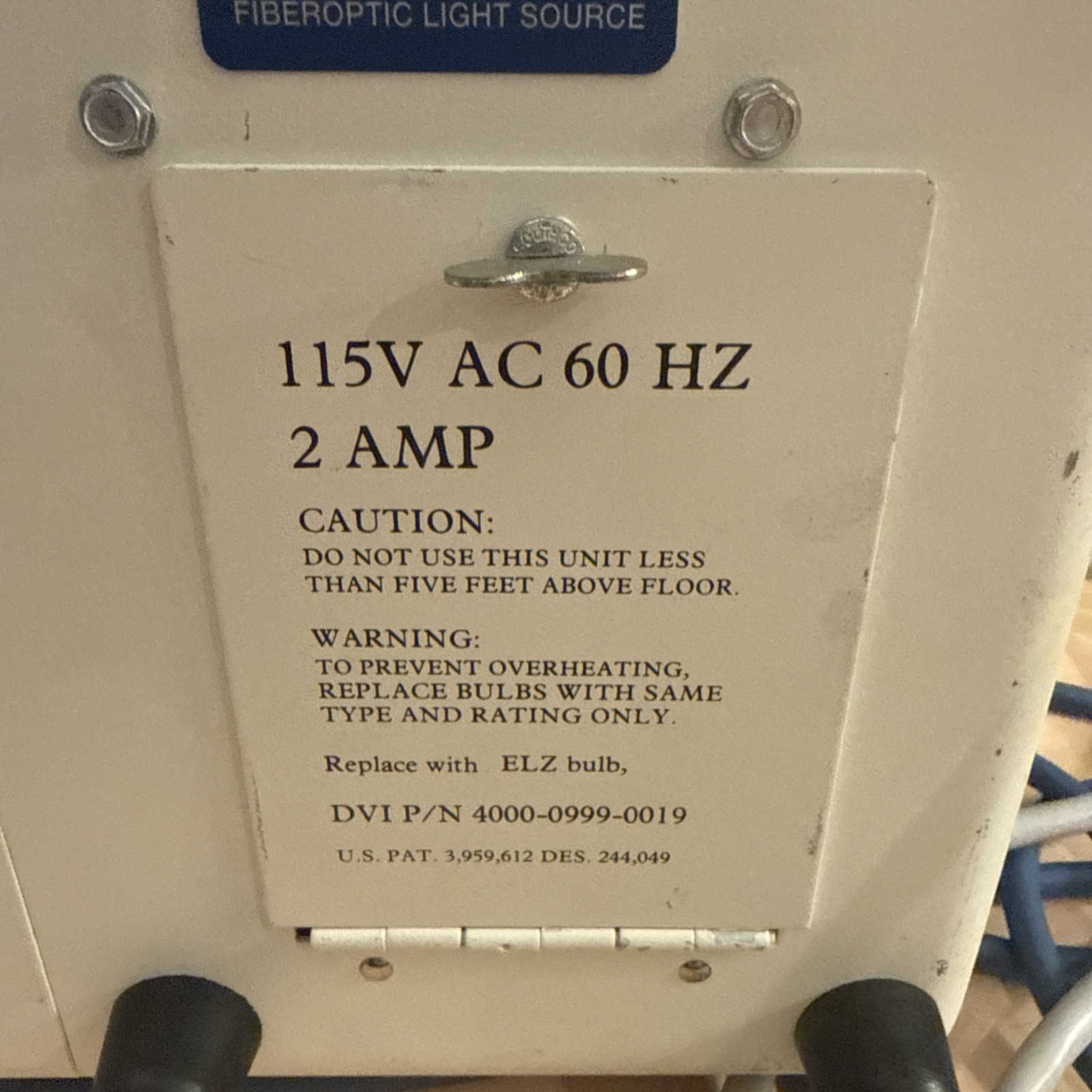 Quadrilite 6000 Fiber Optic Light Source / Surgical Dental Light