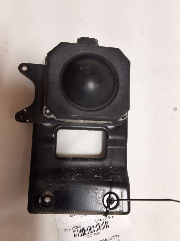 2015 Jeep CHEROKEE Electronic Control Module ECM Cruise Control On Grille