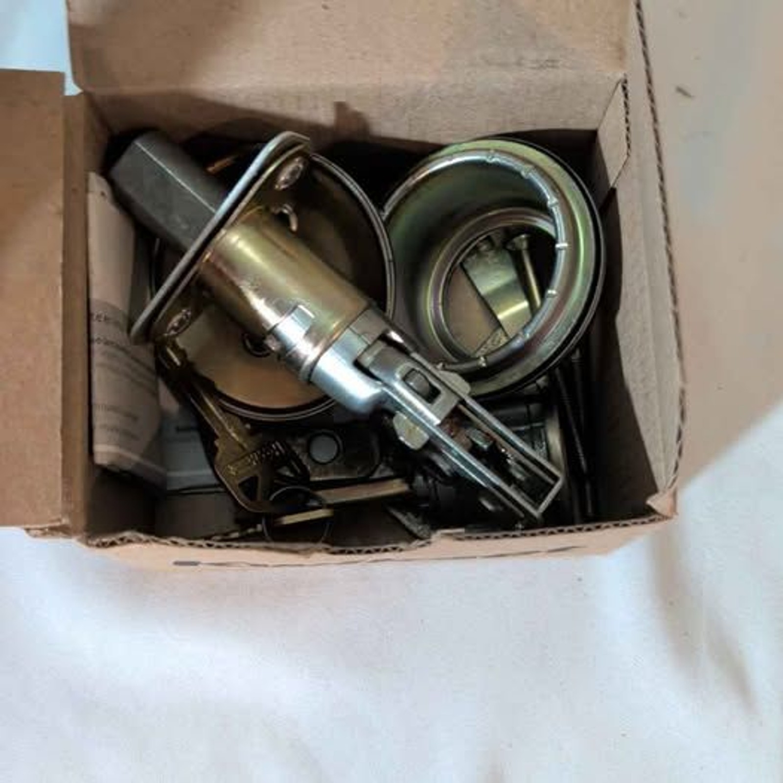 Open box Kwikset 660 Single Cylinder Deadbolt