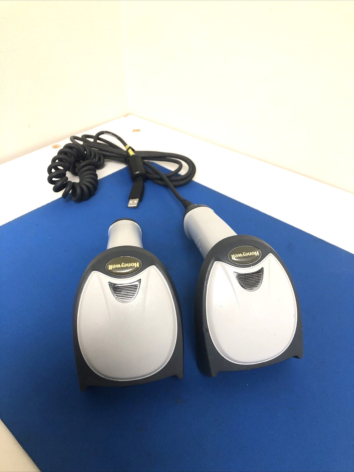LOT OF 2X Honeywell Jadak JDK-1703 USB bar code scanners / ONE CABLED