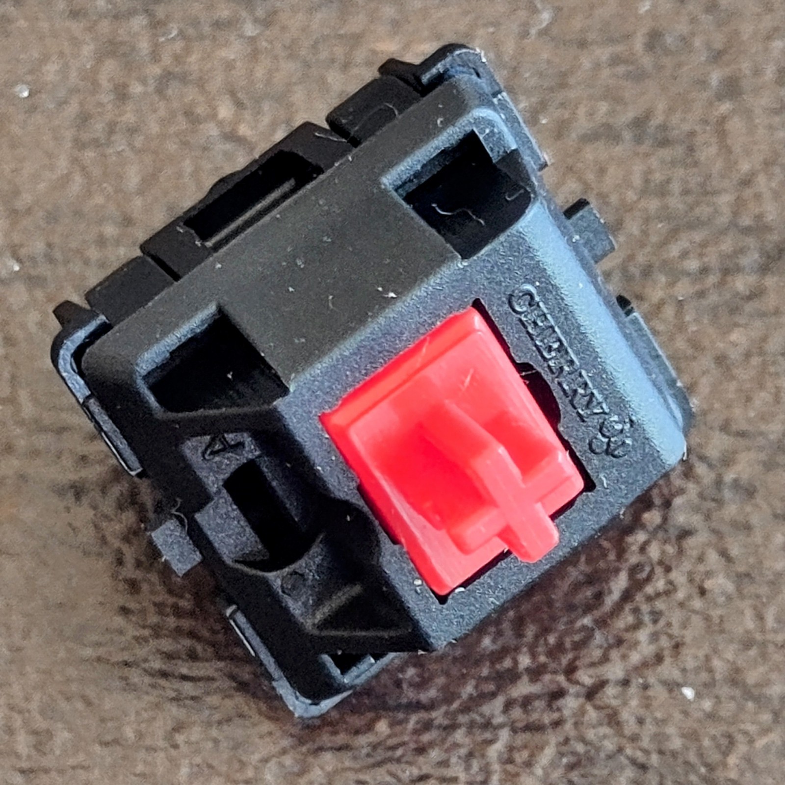 [LOT] 13 pcs - Genuine Cherry MX Red Mechanical Switches - Requires Soldering
