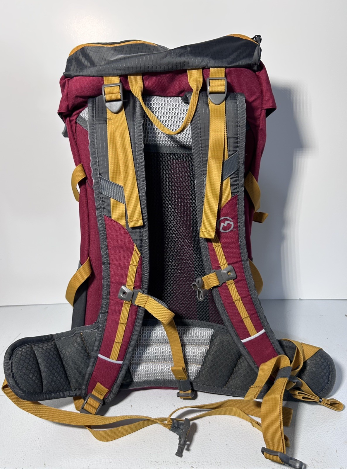 Magellan 40 L Hydration Pack Backpack Outdoor New with tags