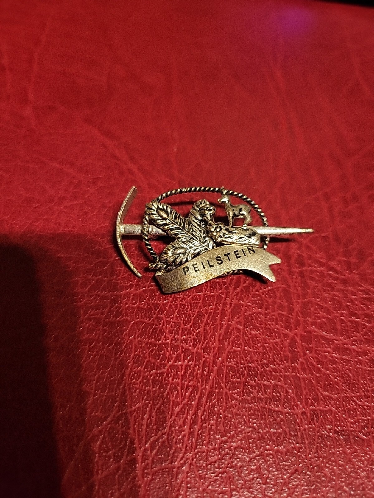 Pin hatpin hiking pin brooch bearing stone