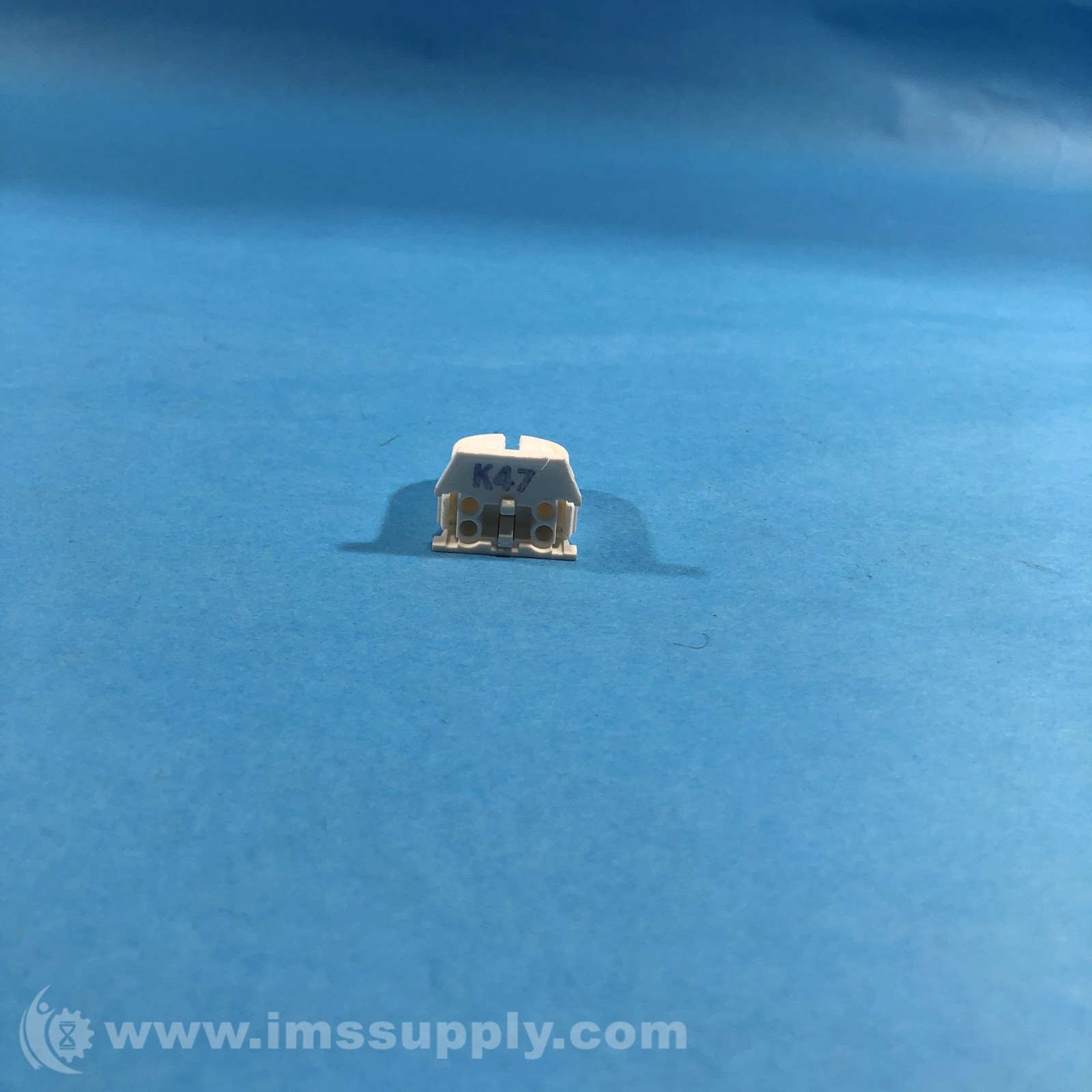 Leviton Lamp Holder 600V 120W FNIP