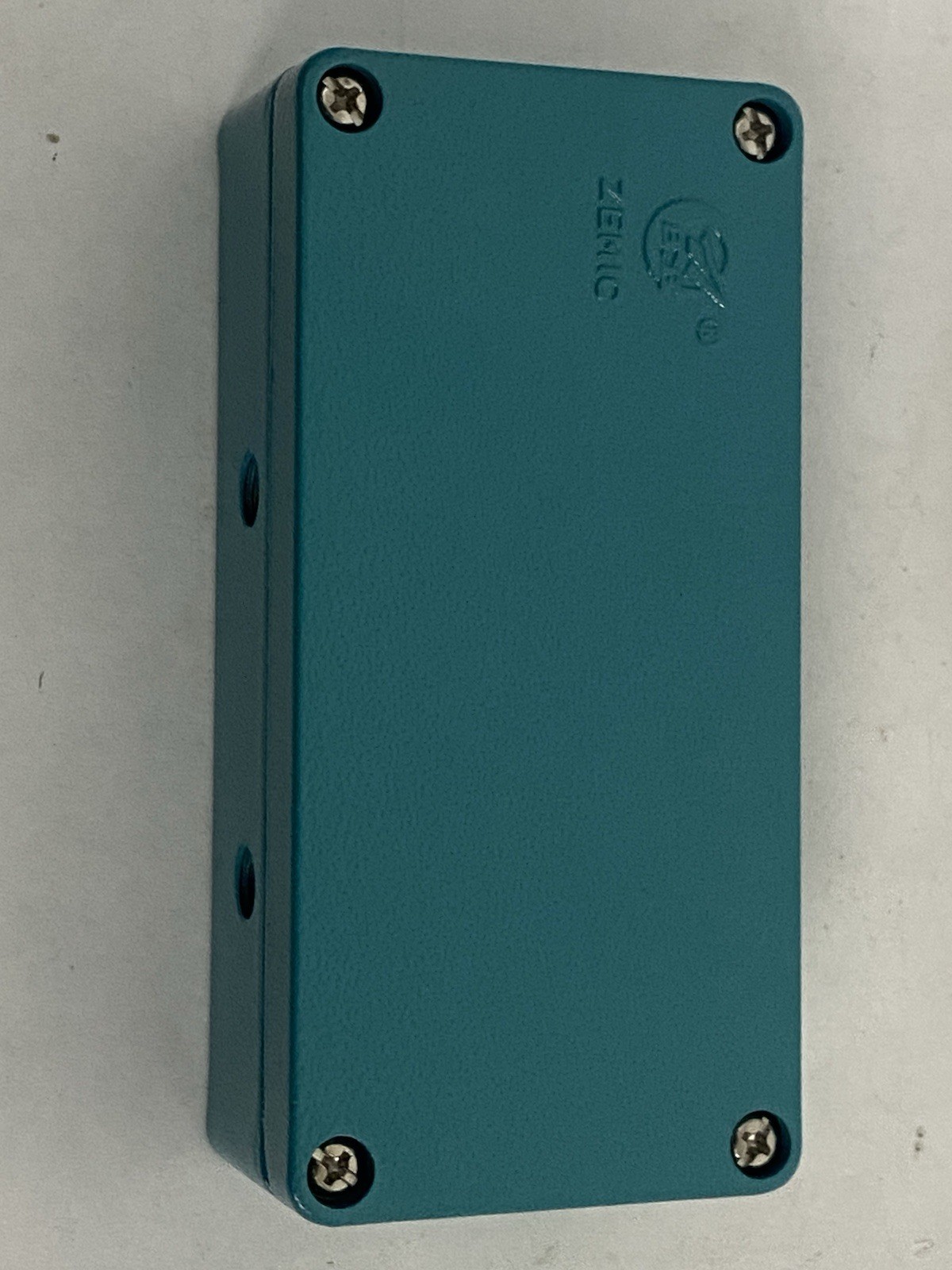 ZEMIC Junction Box JB07-4 NIB