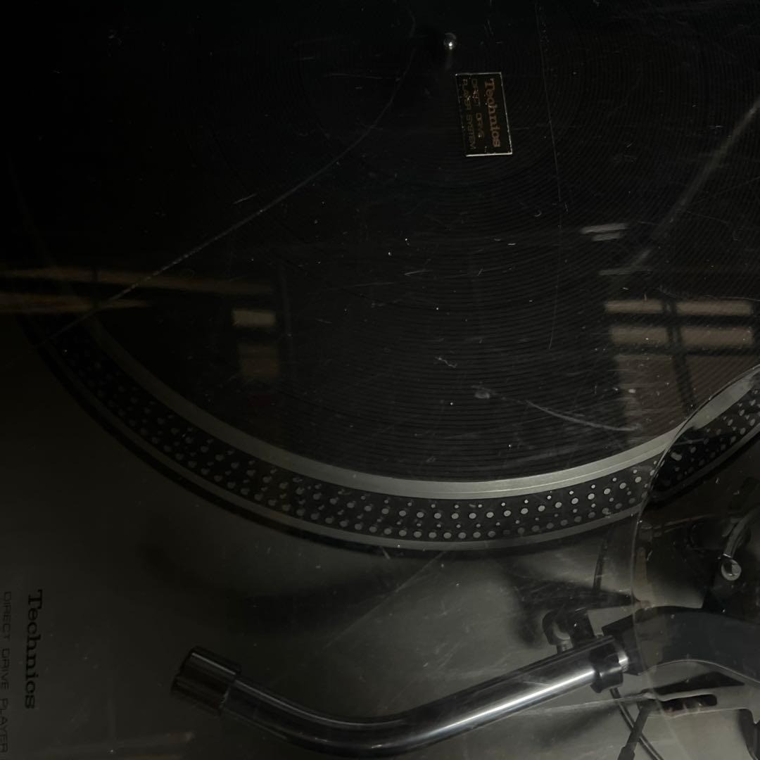 Technics SL-1200 First Generation Direct Drive Turntable Working