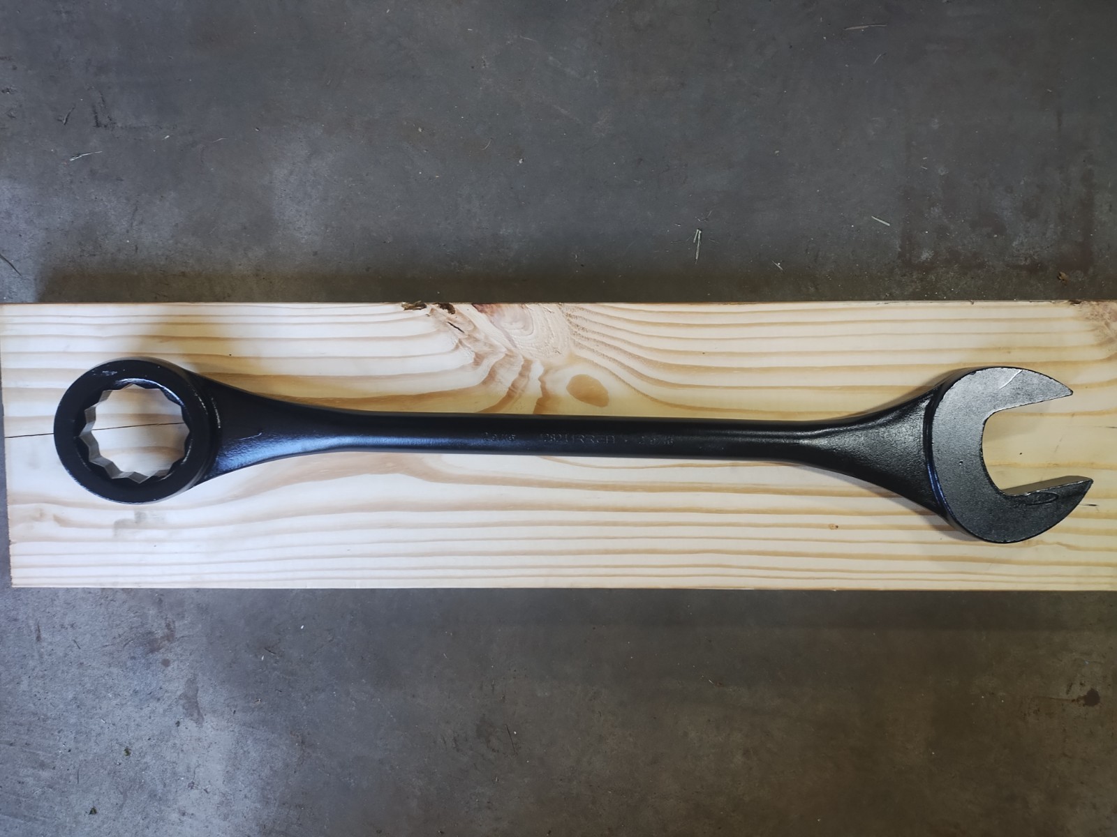 Urrea combination wrench No. 1282 Size 2 9/16 x 34".(Striking,slugging, hammer)