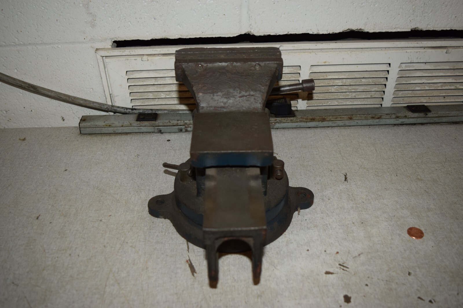 Bench Vise 5" Jaws