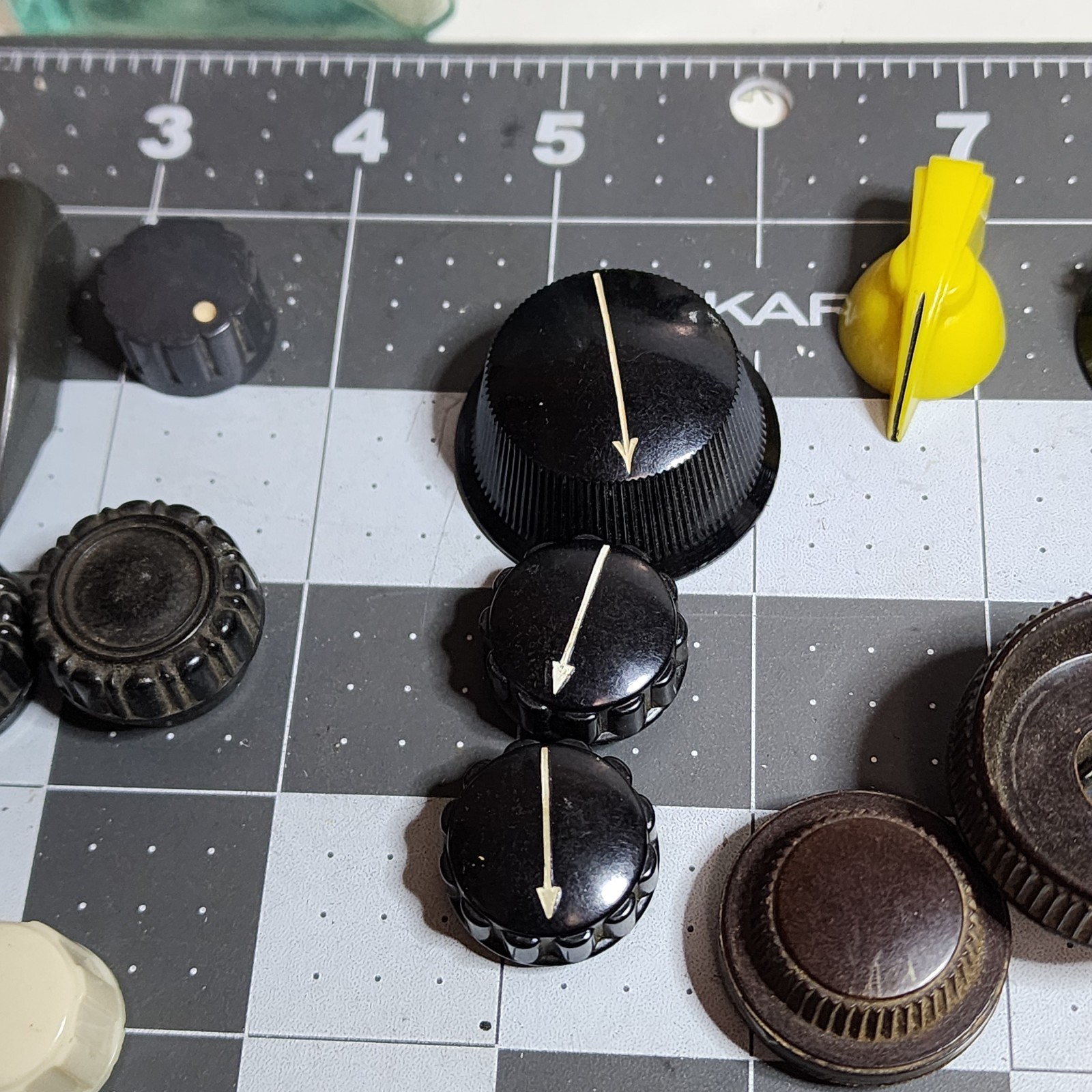 Vintage Radio Knobs Bakelite Lot 1930’s 1940’s