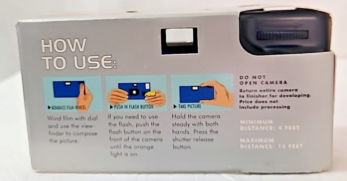 Solo Single-Use 35mm Camera with 27 Exposures with Built-In Flash