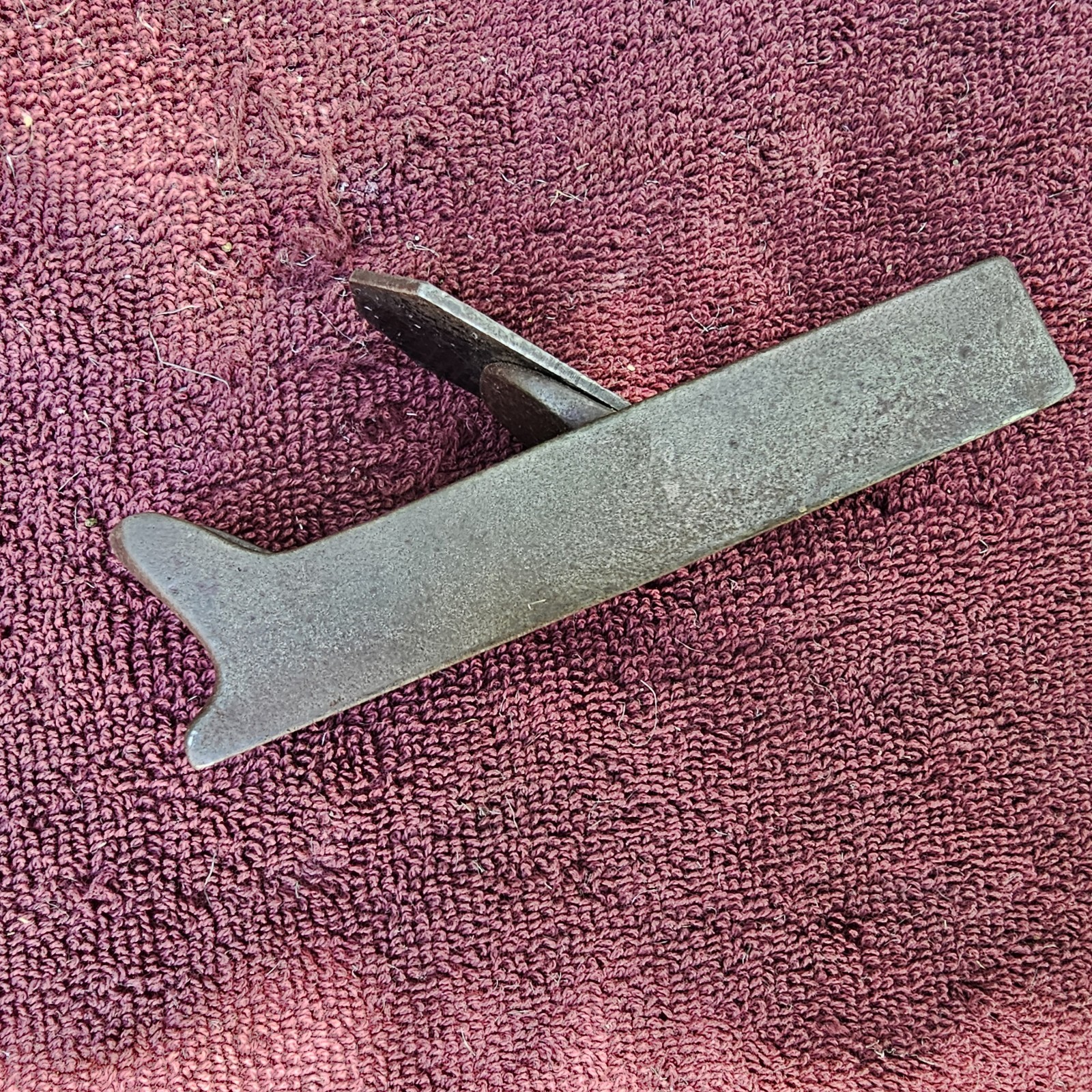 Antique Unmarked 4-1/2" Long Cast Iron Plane