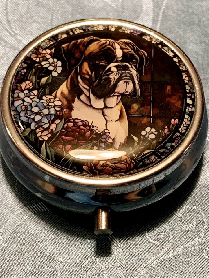 BULL DOG~TINY 1-1/2" ROUND PILL BOX FOR TRAVEL~3 COMPARTMENTS