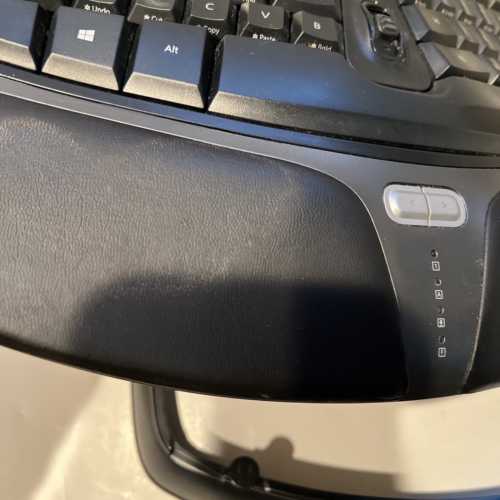 Microsoft Natural Ergonomic Keyboard 4000 v1.0 Model 1048 KU-0462 Tested