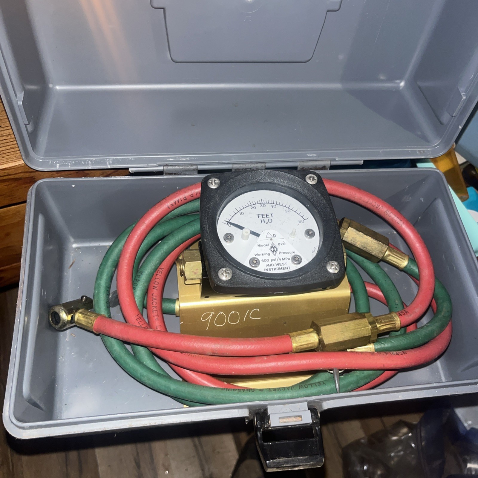 MID-WEST INSTRUMENT MODEL 820 FLOW TEST KIT  with Case Untested As Is