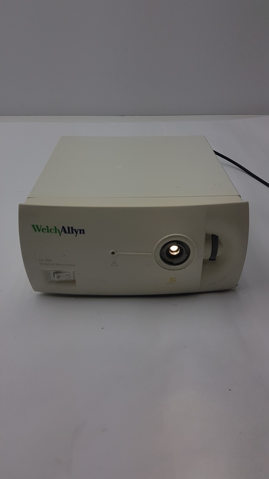 Welch Allyn CL300 Illuminator Light Source 90123, 120 V, 5.0 Amps