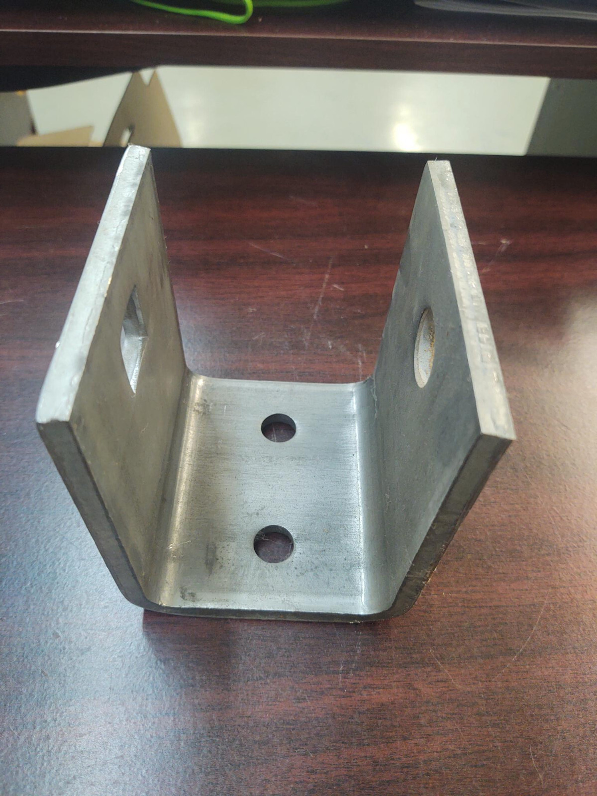 REDNECK 721586 CENTER HANGER FOR 2" SLIPPER SPRING 3 3/8" TALL