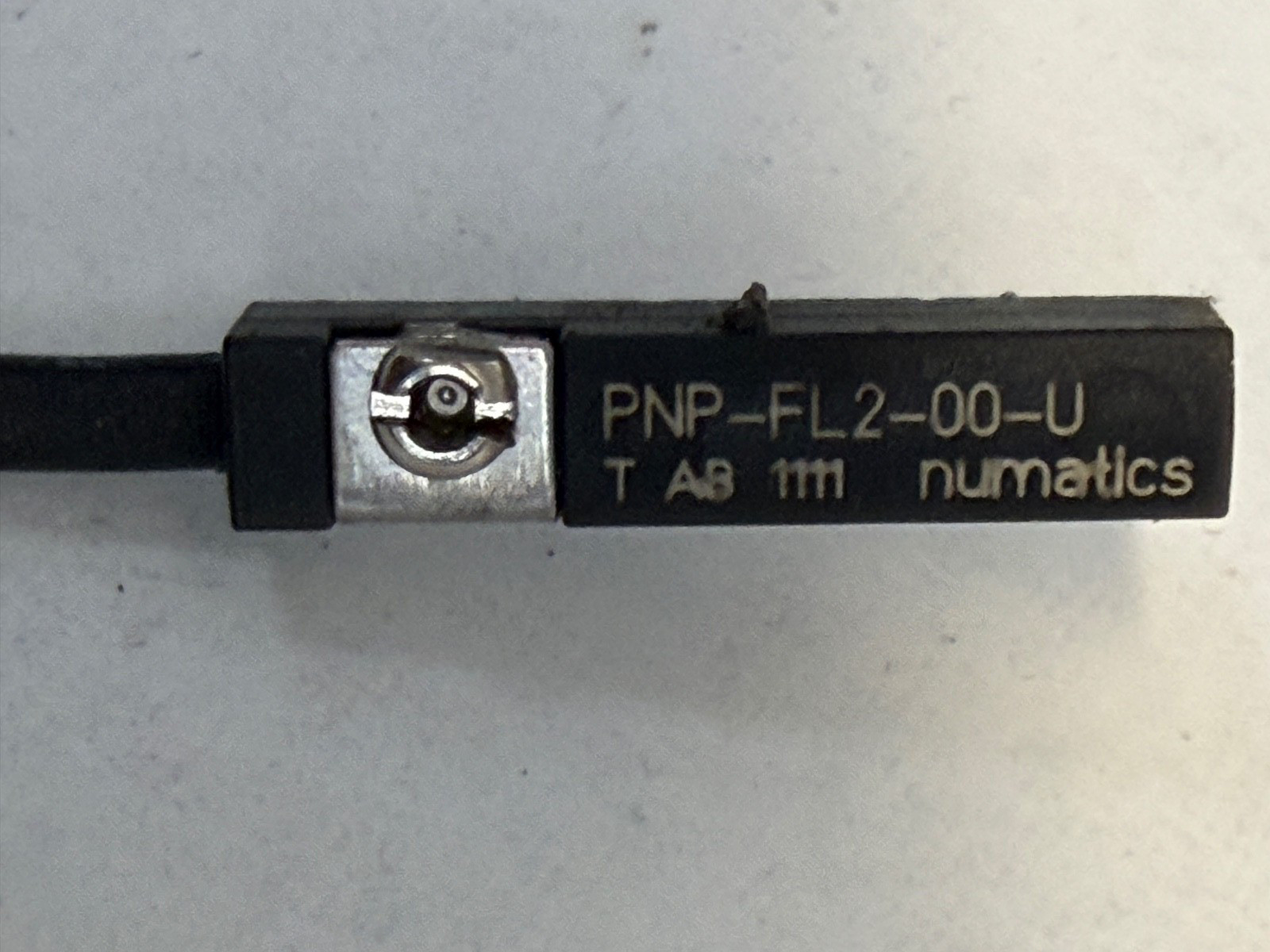 New no box Numatics PNP-FL2-00-U Magnetic Switch
