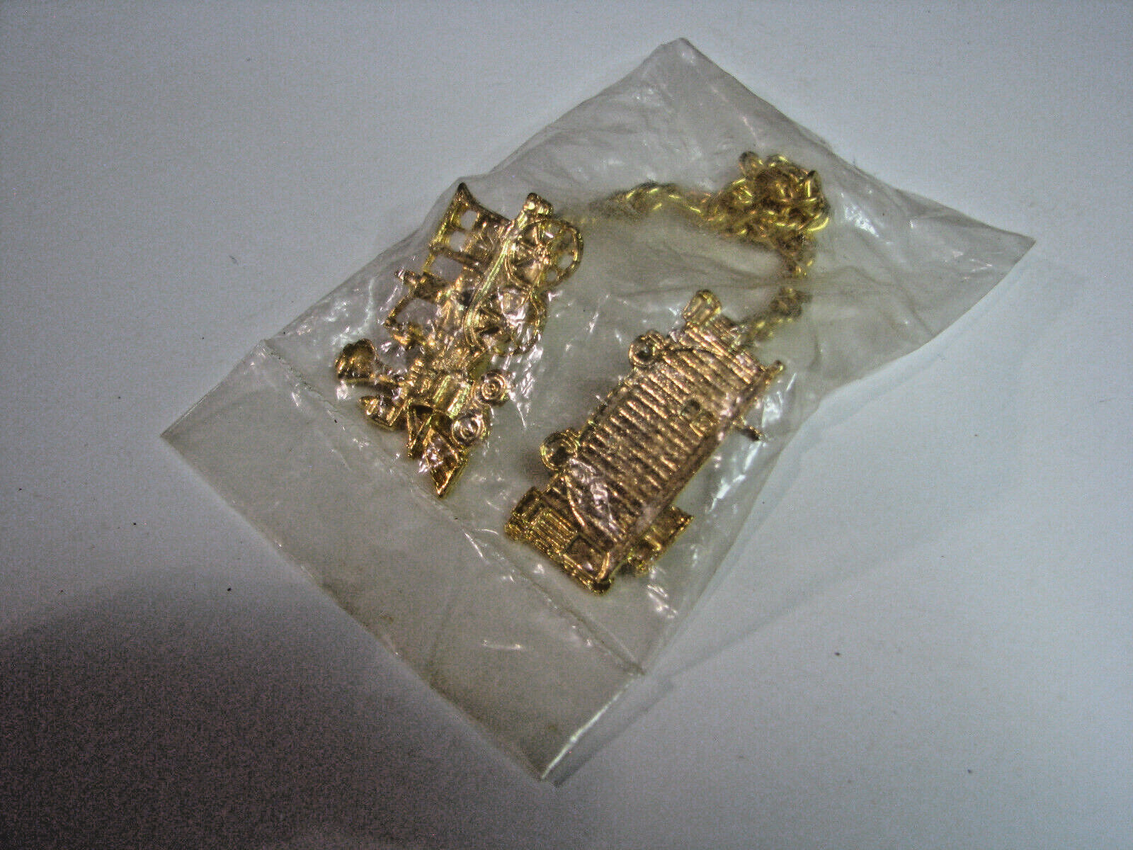 Vintage Locomotive Train and Caboose Gold Tone Metal Collar Clip NIP