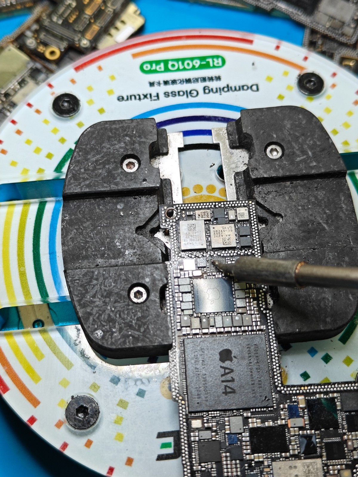 iPhone 13 / 13 Pro Max Charging IC (U2) Logic Board Repair Mail In Service only