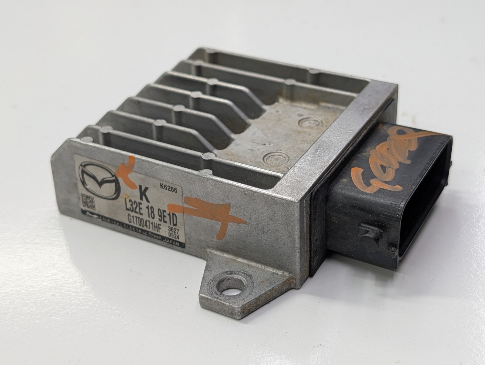2006-2009 MAZDA 3 5 2.3L TCU TCM TRANSMISSION CONTROL MODULE L32E 18 9E1D