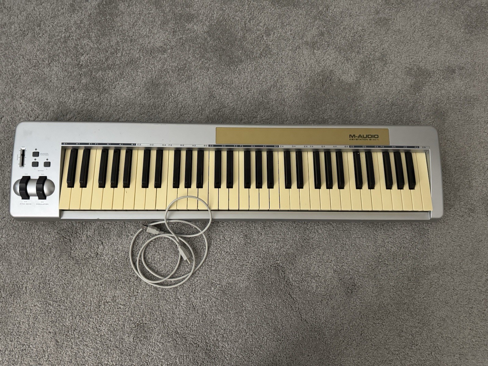 M-AUDIO Keystation 61es 61-Key Semi-Weighted USB MIDI Controller