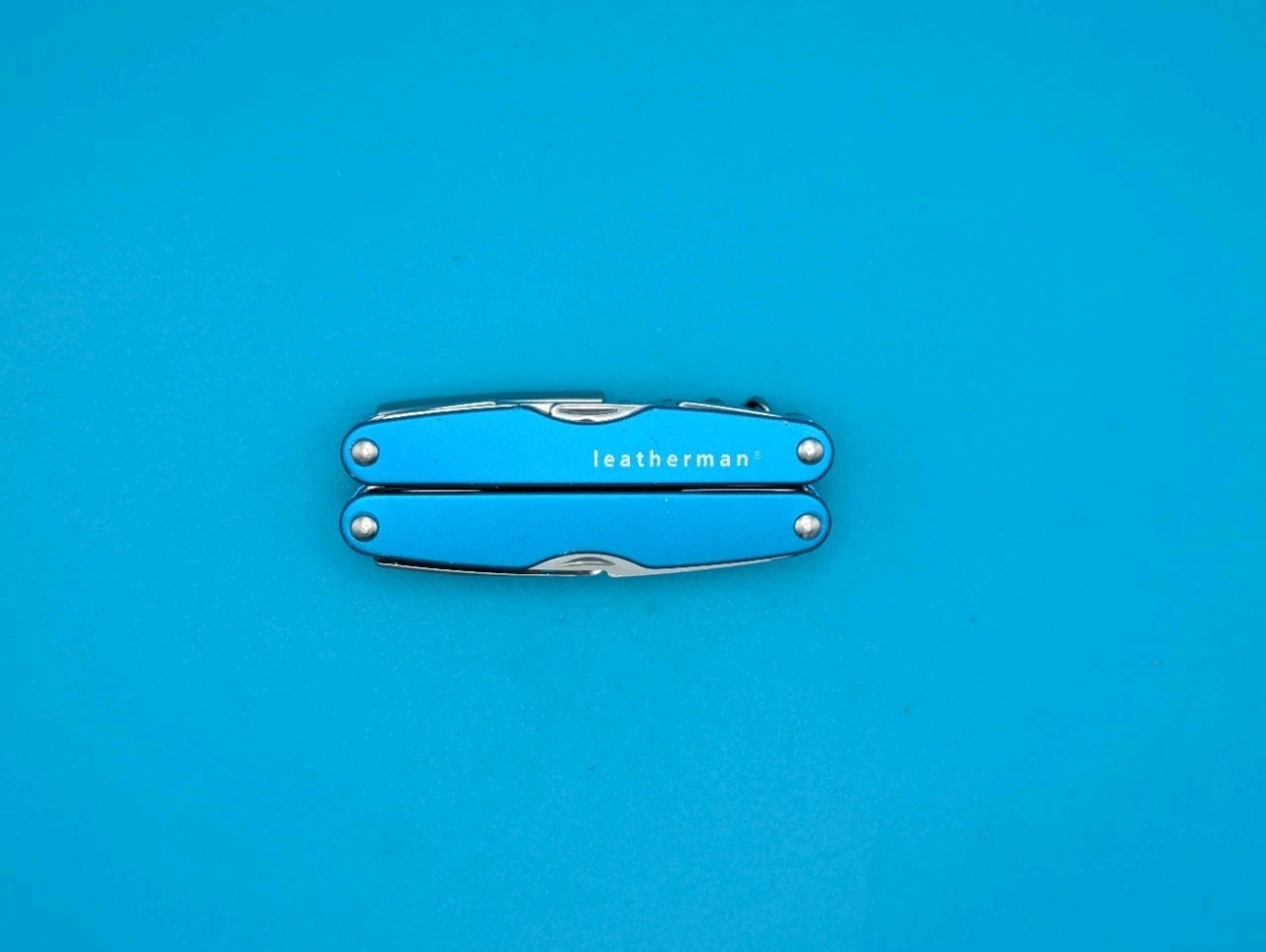 Leatherman Juice CS4 Multi Tool! Retired! GLACIER BLUE!