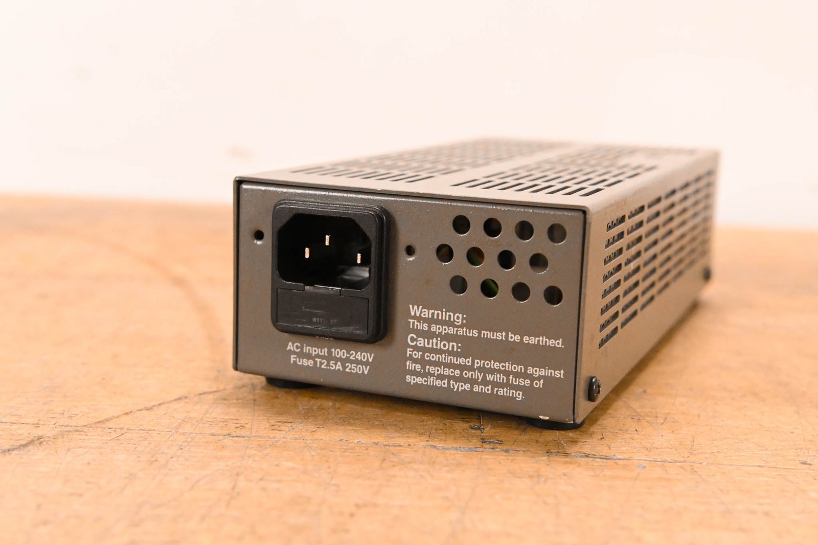 IDX System Technology IA-60a Single-Channel DC Power Supply CG01QD1