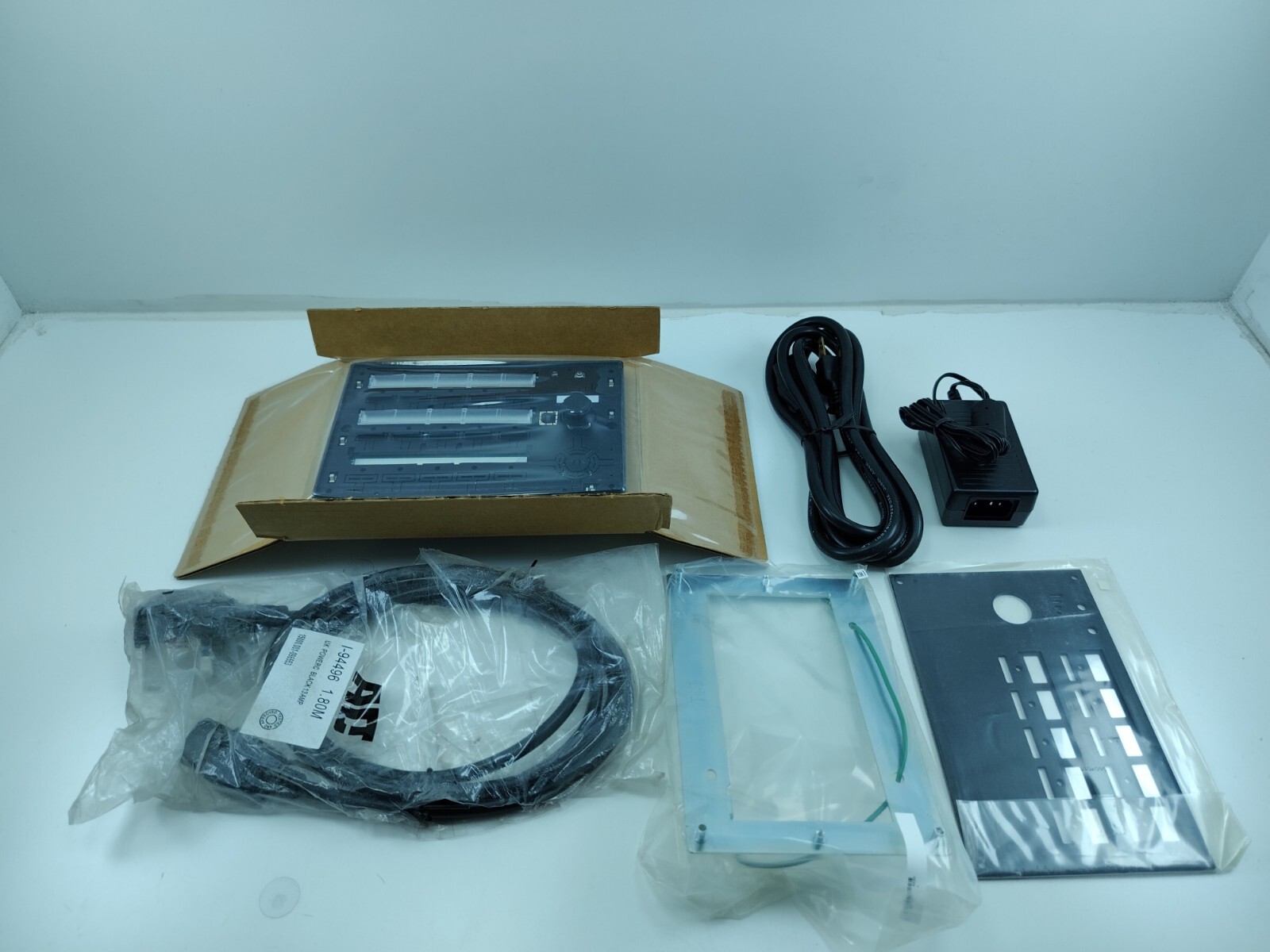 CREASTRON Media Presentation Controller M10 Black with Wall MPC-M10-B-T