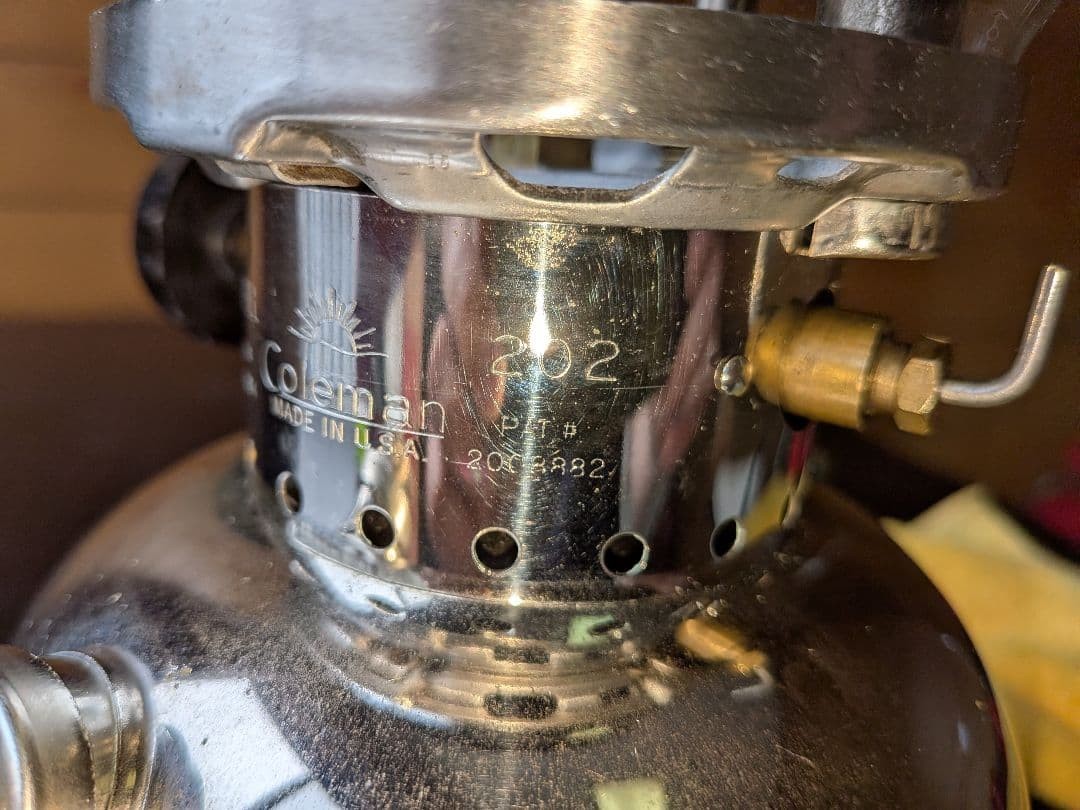 Coleman Pre-Owned Lantern 202 Professional 57 Made In