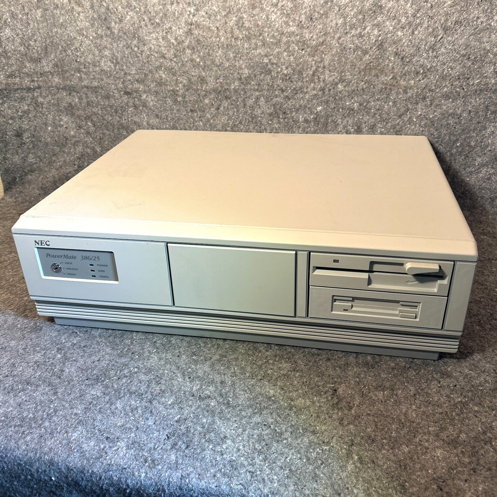 Vintage NEC PowerMate 386/25 25MHz 386DX Desktop Computer Powers On Rare As-is