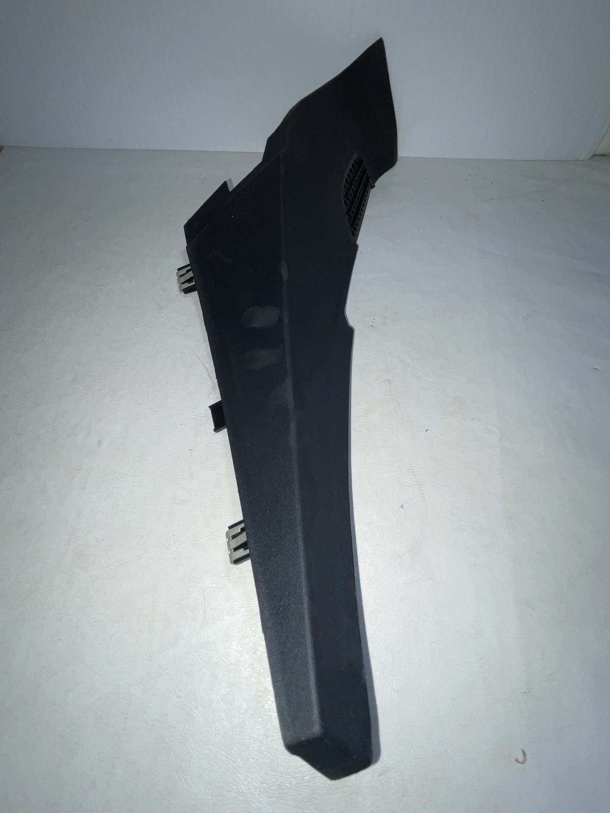 2019-2026 GMC SIERRA DRIVER SIDE WINDSHIELD COWL MOLDING NEW GM #  85539453