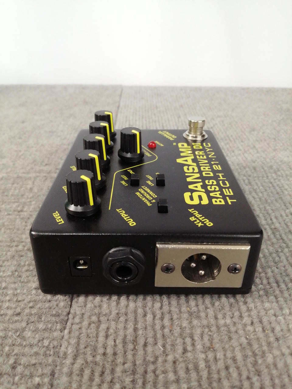 TECH21 SANS BASSDRIVER DI effector