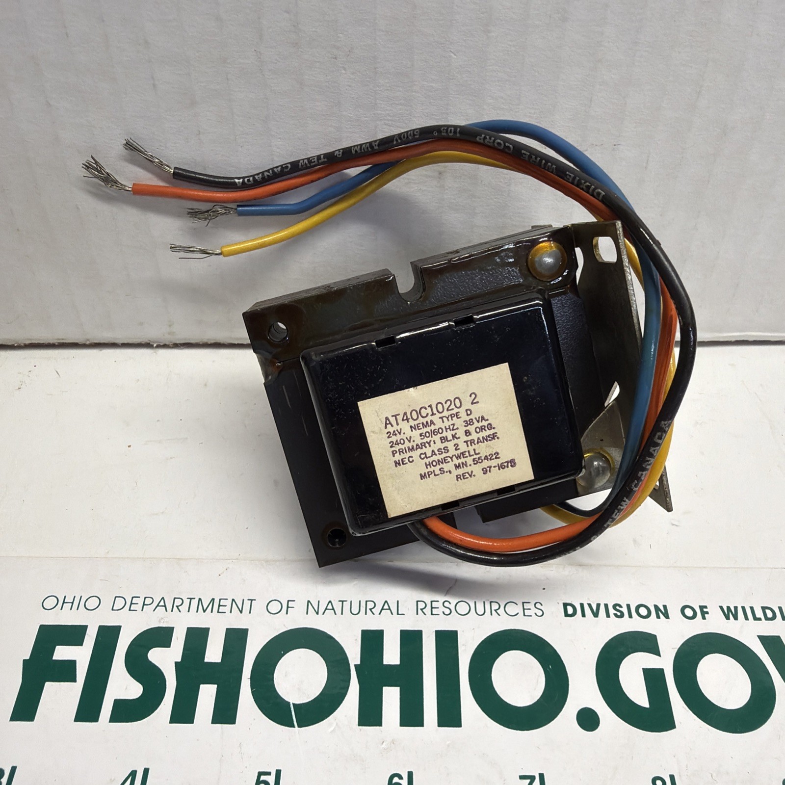 HONEYWELL AT40C1020 2 TRANSFORMER 24V NEMA TYPE D