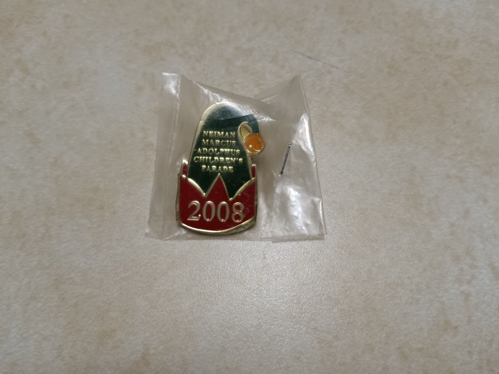New Pinback Neiman Marcus Adolphus Children's Parade 2008, Hat