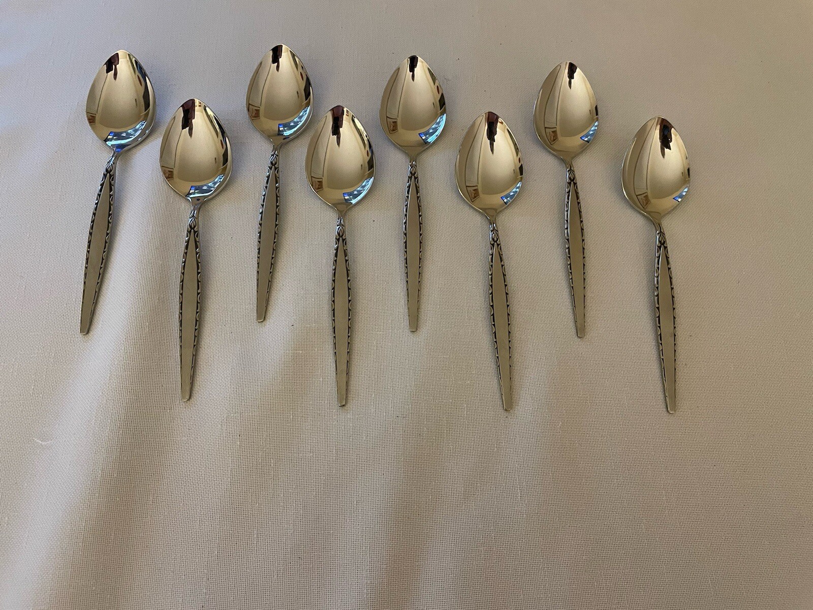 8 Oneida Community Stainless VENETIA Oval Soup Spoons 6 7/8”