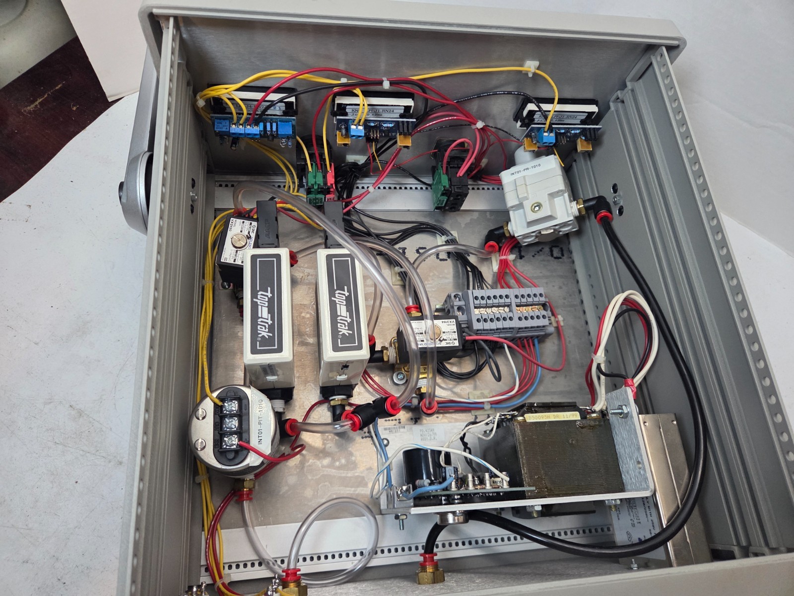 Laboratory Flow controller flow rate meter system