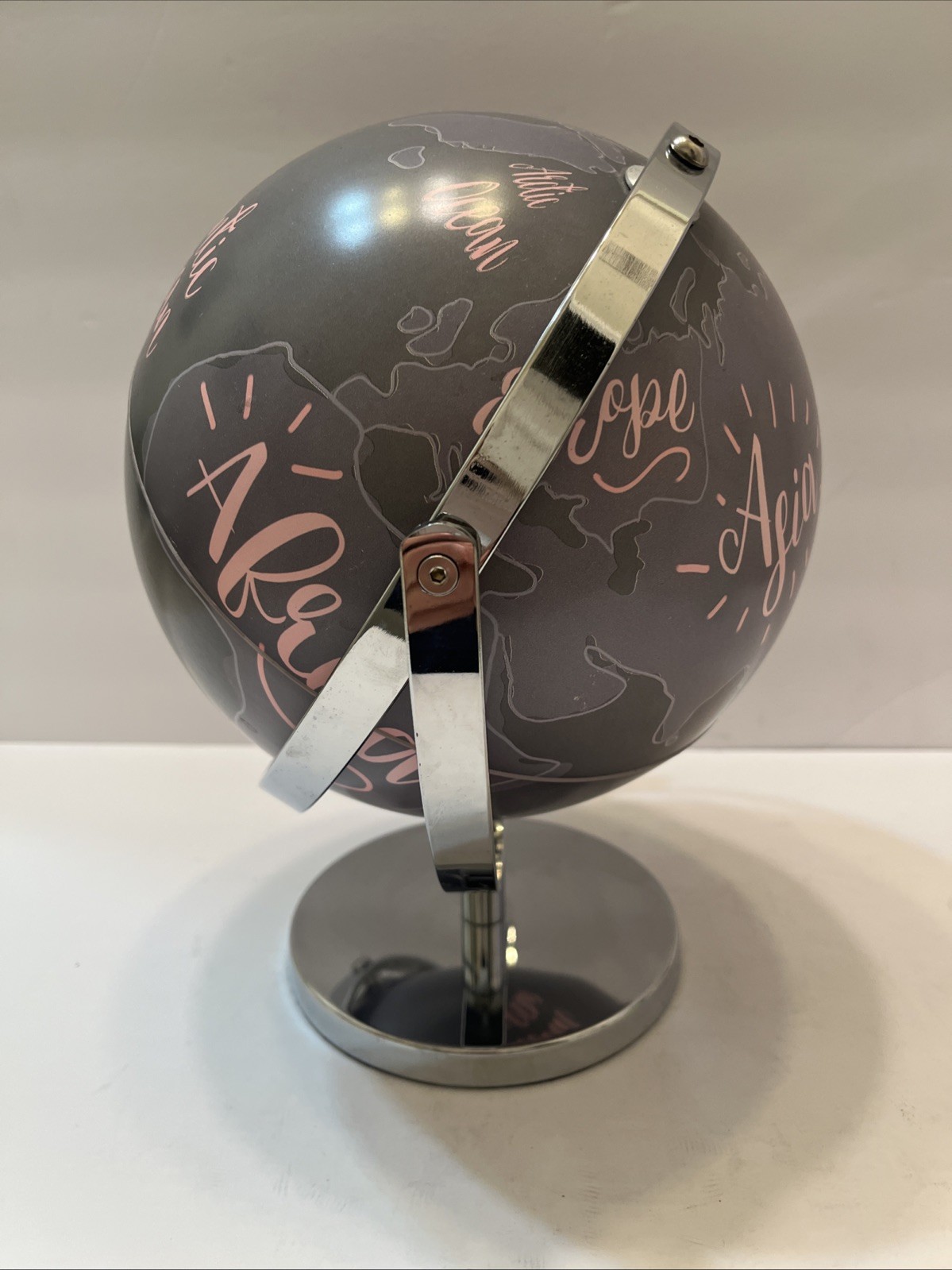 Globe 10” Gray Pink Chrome Base Spins Continents Oceans Rotates Tabletop