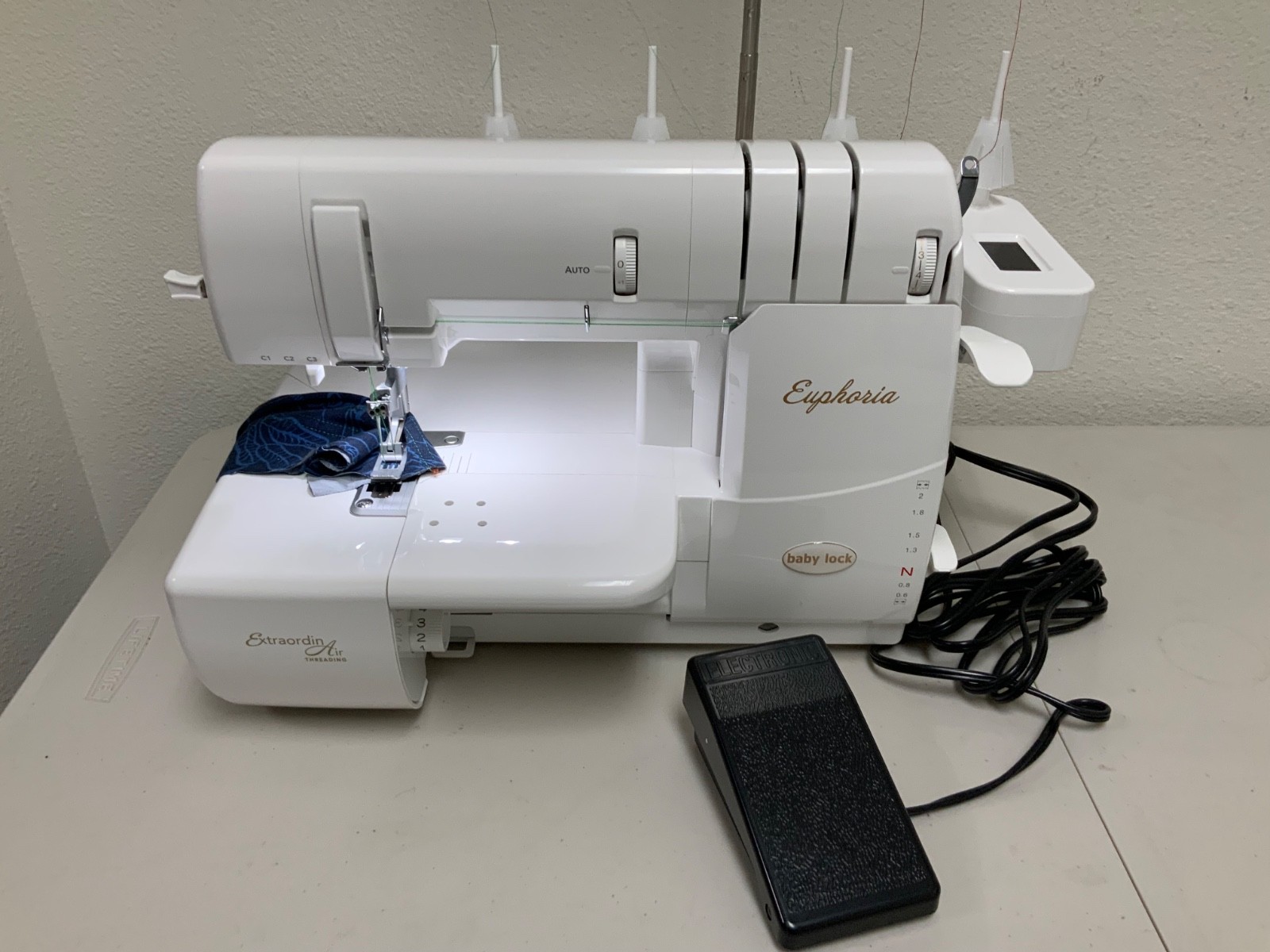 Baby Lock Euphoria BLC4 Cover Stitch Machine in Pristine Condition!