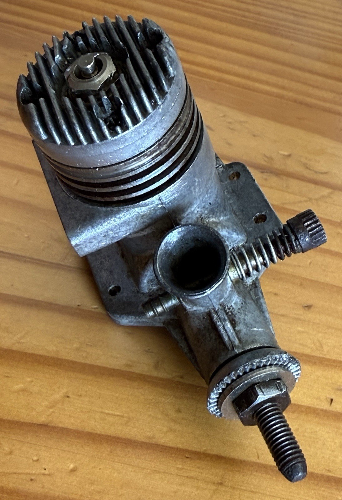 FOX 15 C/L ENGINE PISTON MOVES AS IS GS18