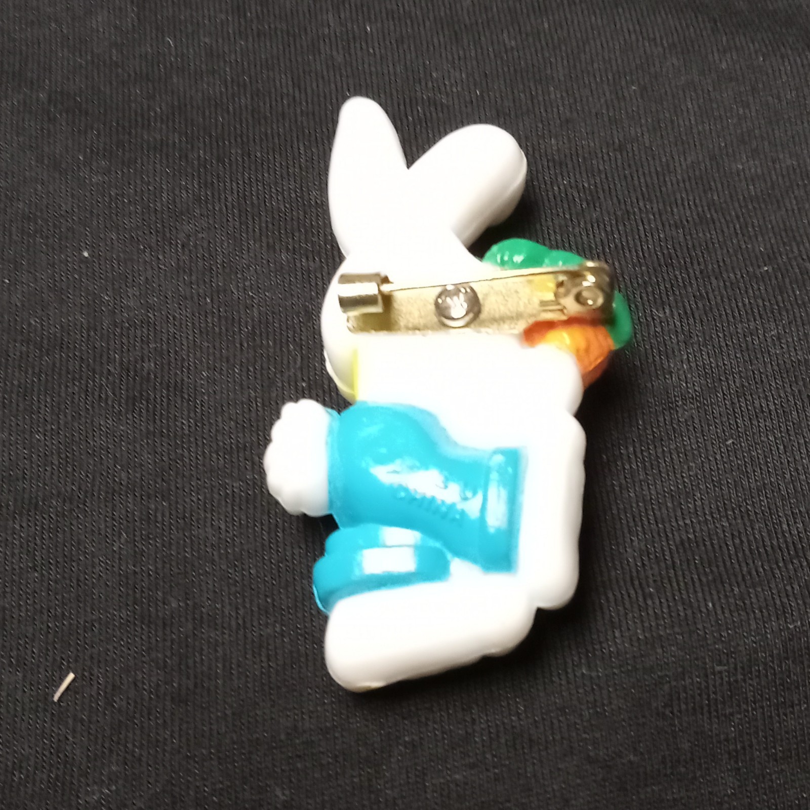 Hallmark Easter Rabbit Holding Carrots Enamelled Plastic Lapel Pin, Multicolor