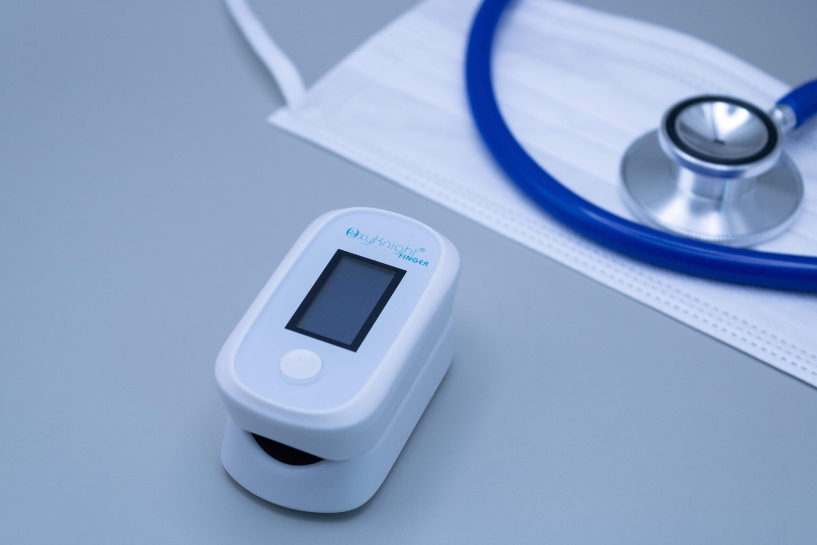 OxyKnight® Fingertip Pulse Oximeter | CF-100